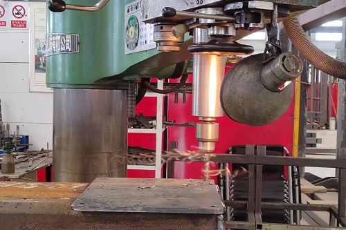 Радиально-сверлильный станок